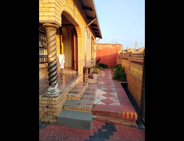 3 BEDROOM PROPERTY TO RENT IN DIEPKLOOF